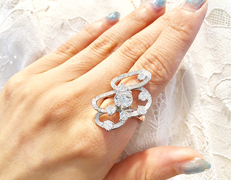 AKERUNERTEN 2026 ファッション Handma ボヘミアン ジュエリー アクセサリー ミックス 天然石 Charrm アップサイクルジェムで作るオーダーメイドジュエリー【エディターズOKINI】｜ファッション｜ELLE［エル デジタル］