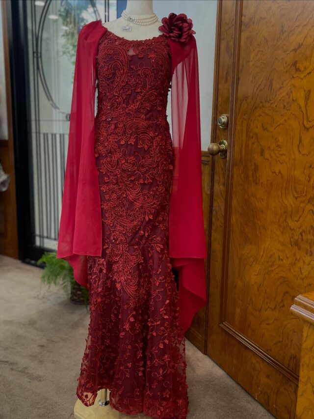 ・
ヒトミハマ
オリジナルデザイン

どちらから見ても美しいドレスを

お仕立てさせていただきました🌹✨

@hitomihama_fashion
@hitomihama_official
#ヒトミハマ
#ヒトミハマジュエルサロン
#オーダーファッション福岡
#オーダードレス福岡
#パーティードレス福岡
#ウェディングドレス福岡
#ゲストドレス福岡
#福岡
#浄水通り
#女性経営者
#女性経営者福岡
#エレガントファッション
#レース
#ドレス
#フォーマルドレス