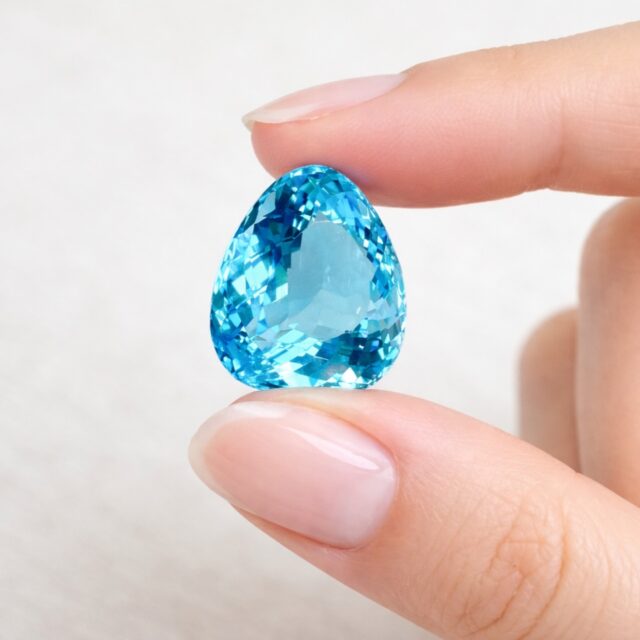 ルース(裸石)から、マイジュエリーをつくりたい

出来上がったジュエリーではなく
インスピレーションに響く
一粒の宝石から
自分で選んでみたい。。

__________
どこで選ぶ？
気をつけることは？

__________
ヒトミハマでは
身につけた時に美しく
煌めくジュエリーとして女性の魅力を
一層高めてくれる一粒を
プロの目で、厳選してご用意しています

一粒の宝石のエネルギーと輝きを
貴女だけのデザインにして
世界にたった一つのジュエリーを
デザインしています

気になる方は、DMまたは公式LINEにて
お気軽にご相談ください

@hitomihama_official 

#宝石選び
#ルース
#ジュエリー選び
#オーダージュエリー
#個性が大事